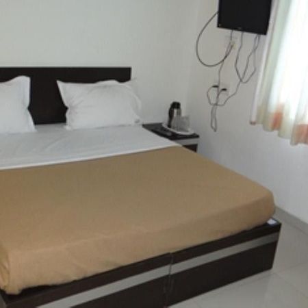 Linear Inn Indore Buitenkant foto