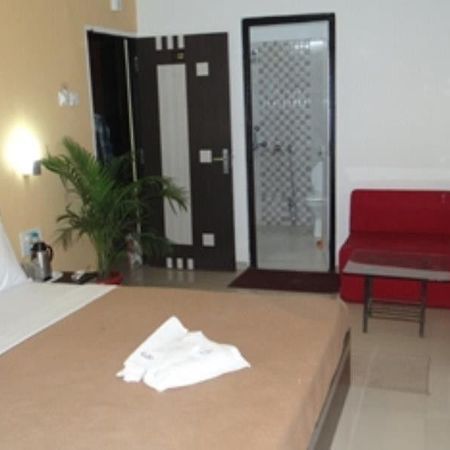 Linear Inn Indore Buitenkant foto